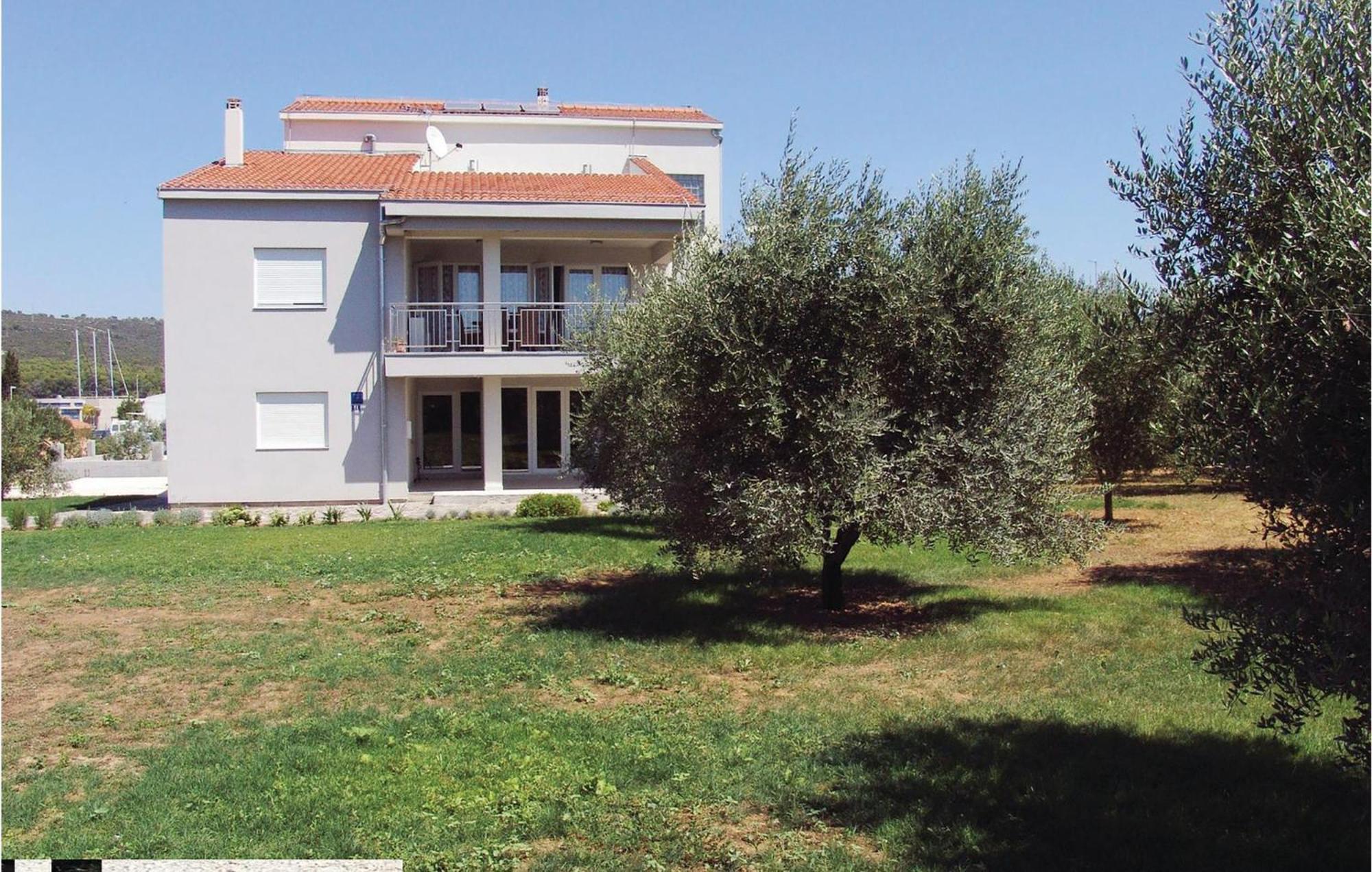 1 Bedroom Cozy Apartment In Bibinje Εξωτερικό φωτογραφία